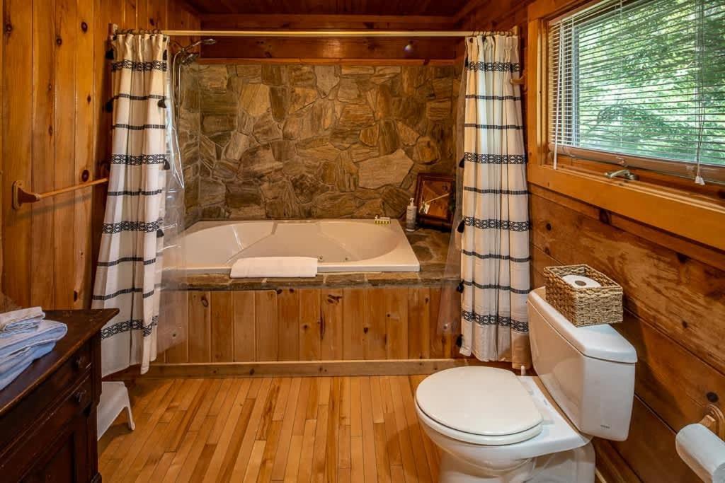 Cozy 'grey Fox' Between Boone & Blowing Rock