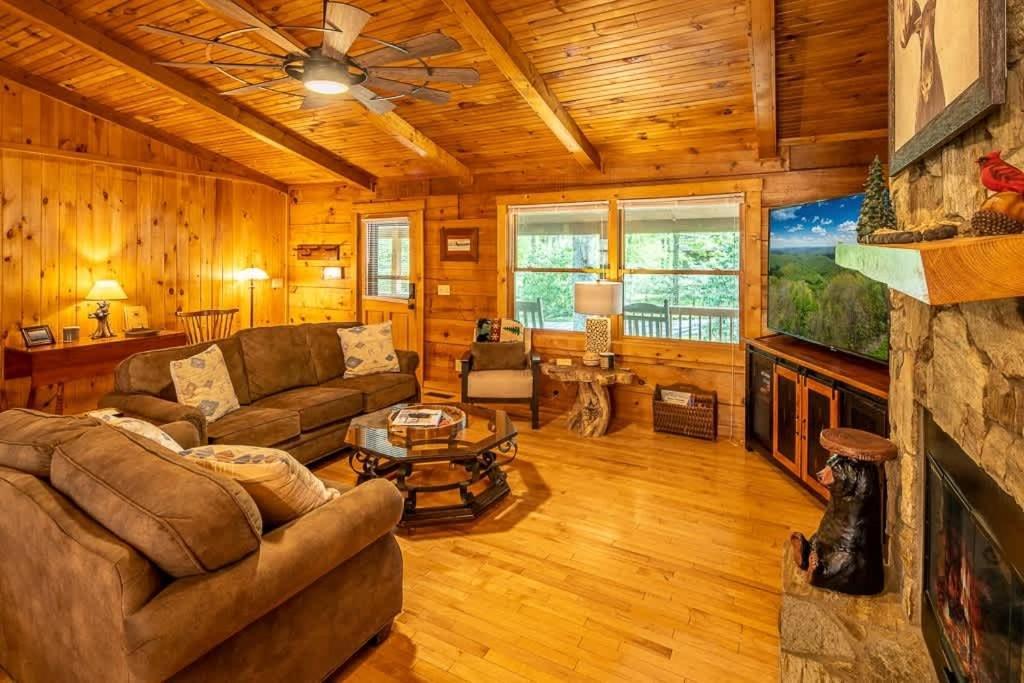 Cozy 'grey Fox' Between Boone & Ferienhaus