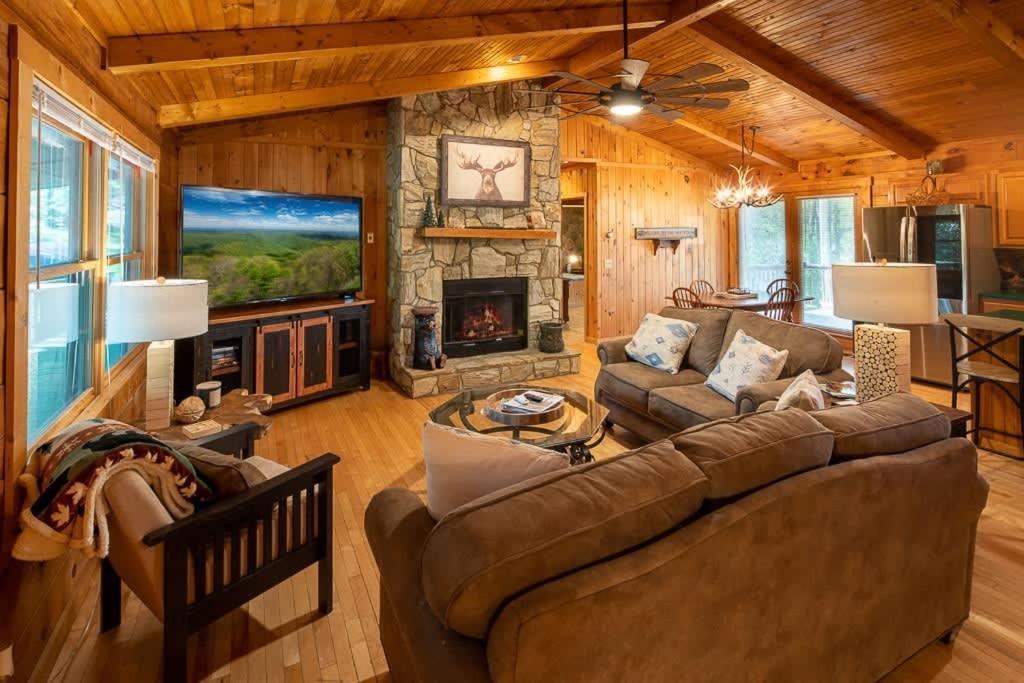 Cozy 'grey Fox' Between Boone & * Blowing Rock